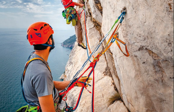colletta-di-castelbianco-attivita-arrampicata