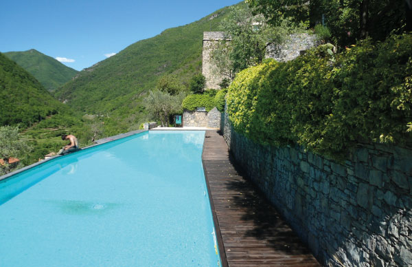 colletta-di-castelbianco-servizi-piscina